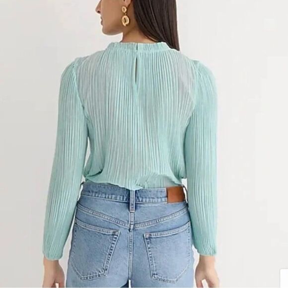 J.Crew Crinkle-chiffon V-detail top Size M - Picture 3 of 8